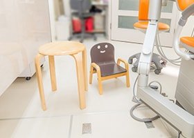 小さなお子様用にチャイルドシートやいすを常設